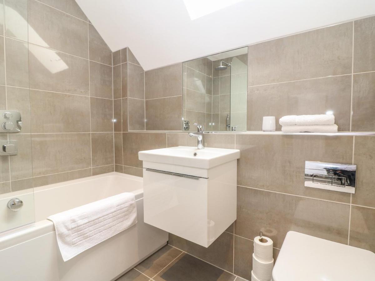 9 Windrush Heights Vila Burford Exterior foto